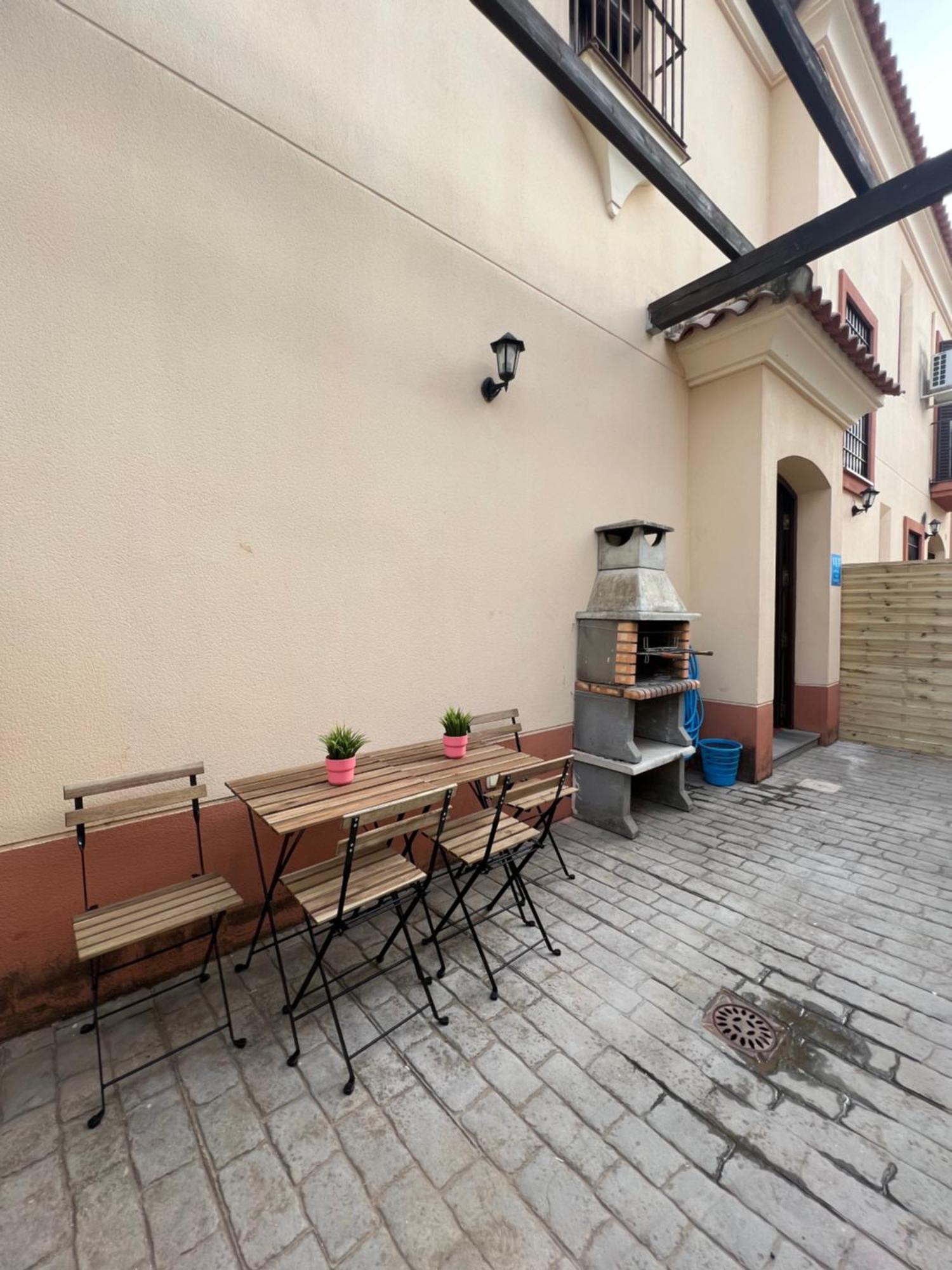Apartamentos Sevilla Deluxe Rosales Los Rosales  Ngoại thất bức ảnh
