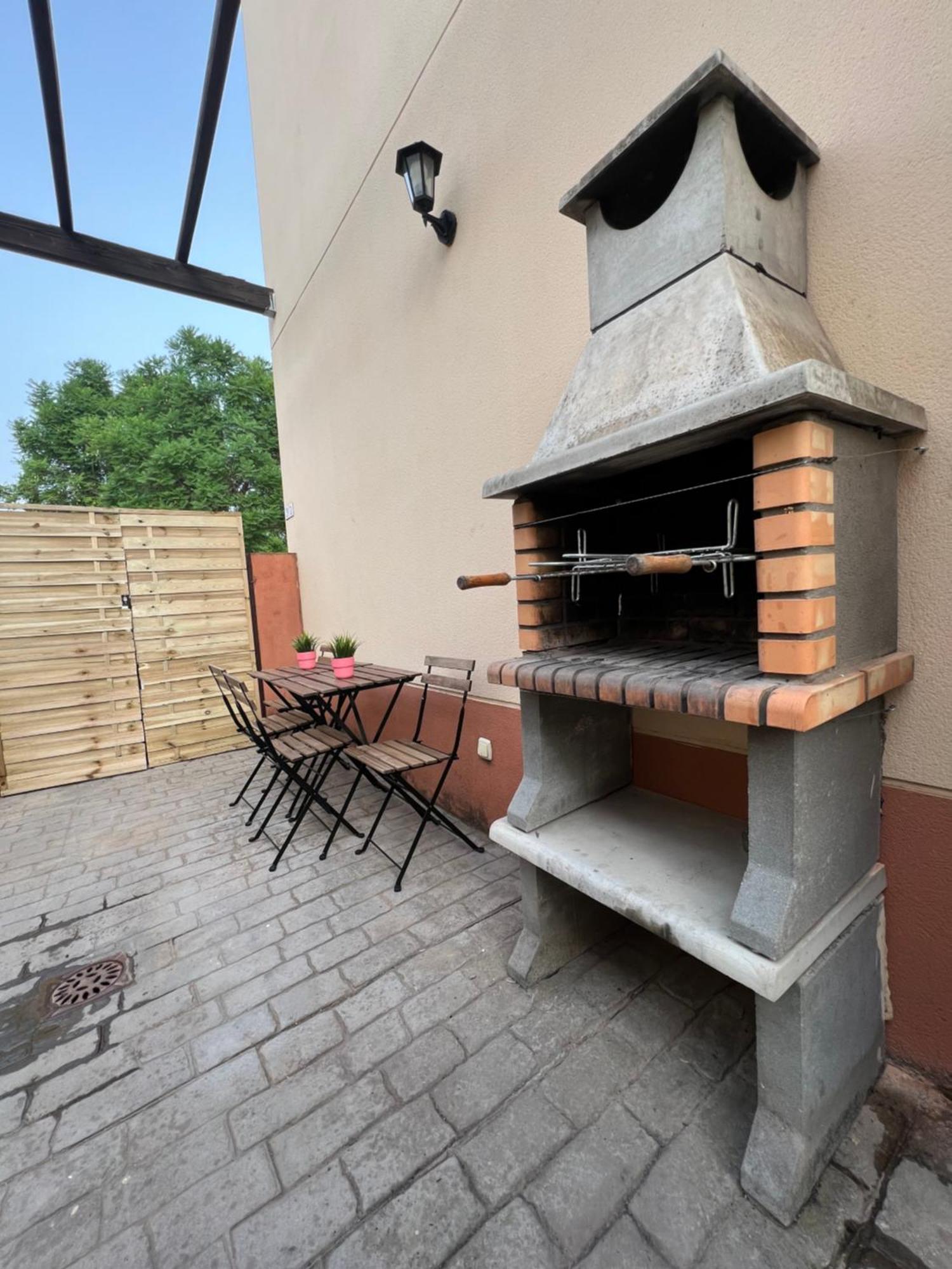 Apartamentos Sevilla Deluxe Rosales Los Rosales  Ngoại thất bức ảnh